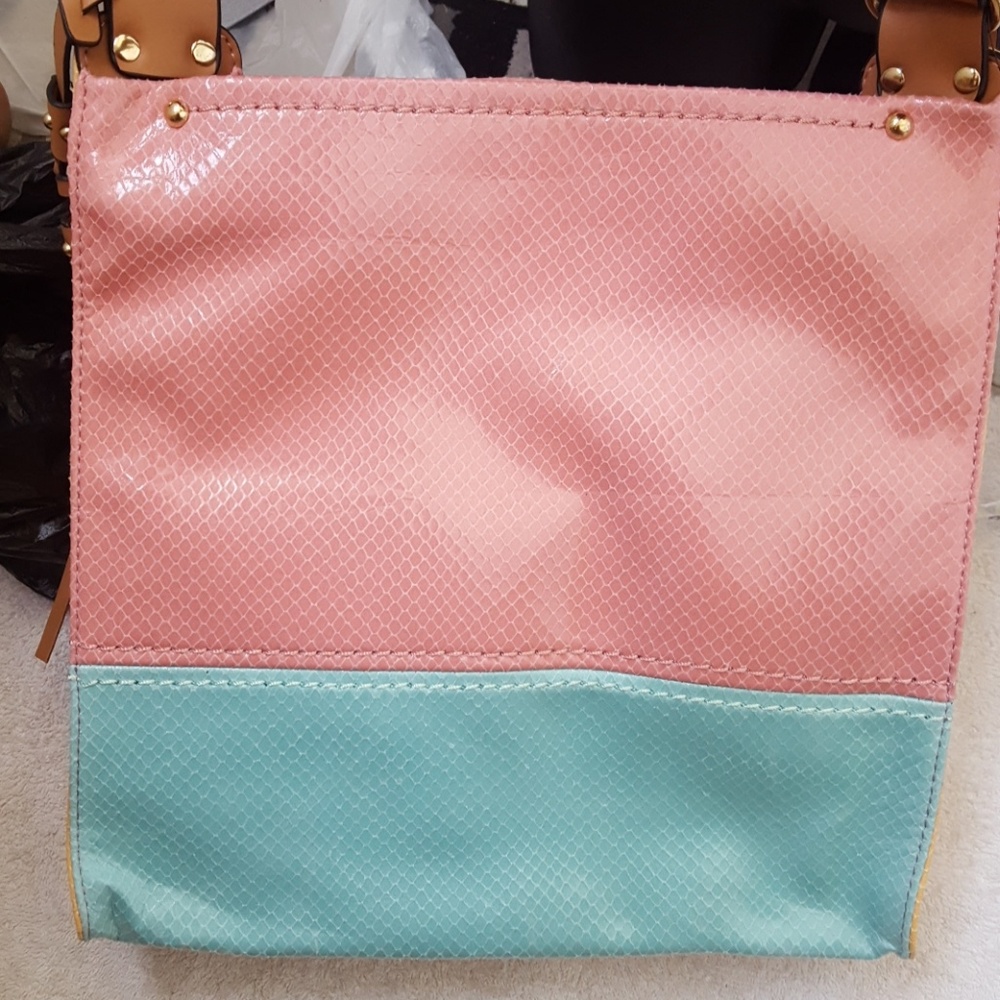 Snake skin pattern shoulder bag